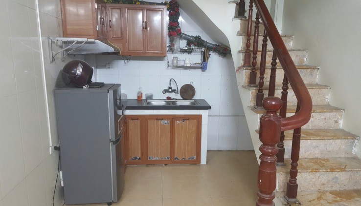 Cho thuê nhà ngõ ô tô 147 Tân Mai 5 tầng, 3 ngủ, chỉ 8.5 triệu vào ngay